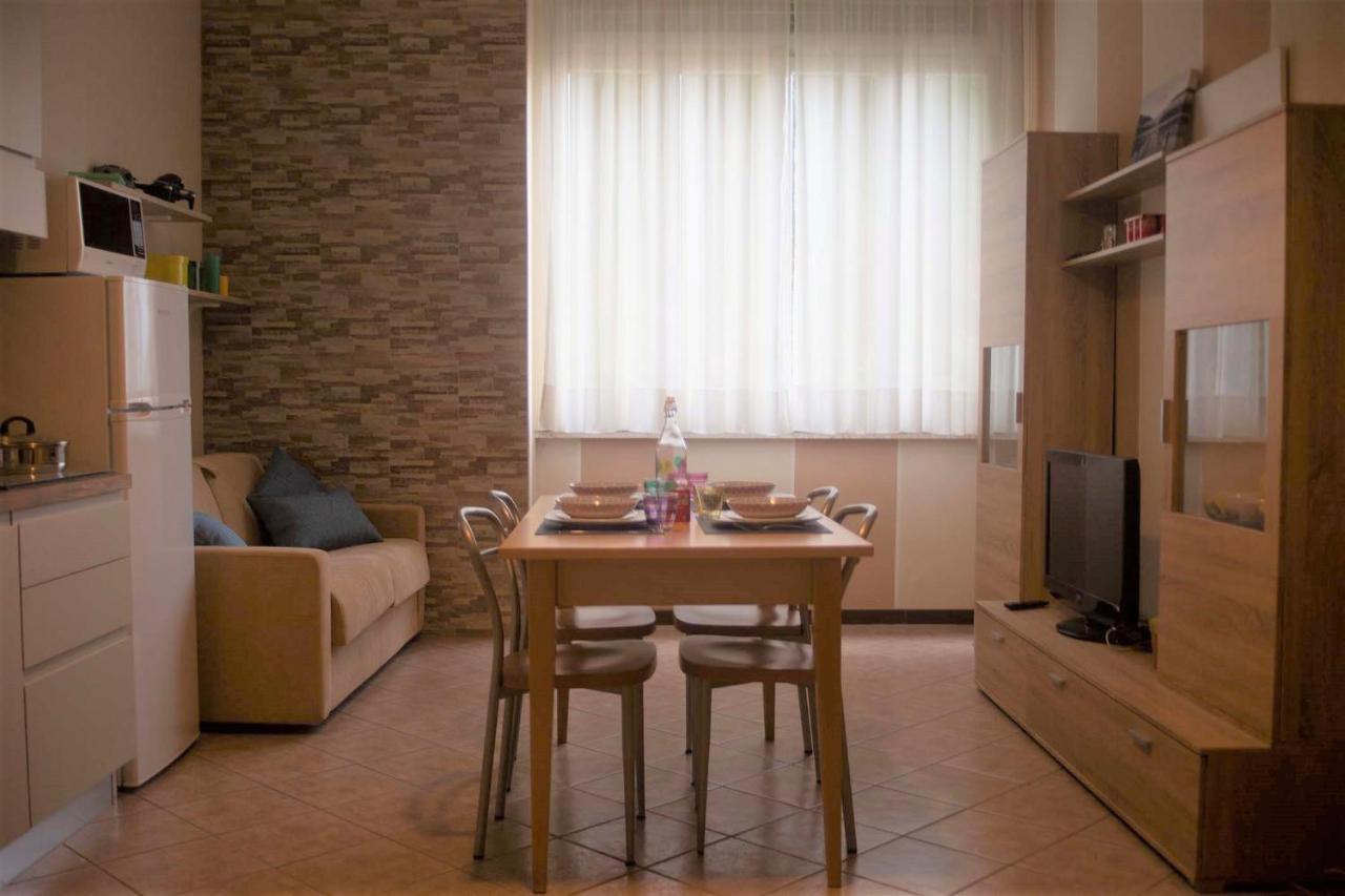 Appartamento Timeless Con Piscina E Tennis Valbrona Buitenkant foto