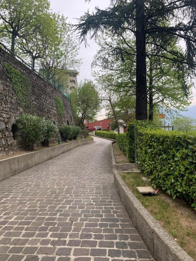 Appartamento Timeless Con Piscina E Tennis Valbrona Buitenkant foto